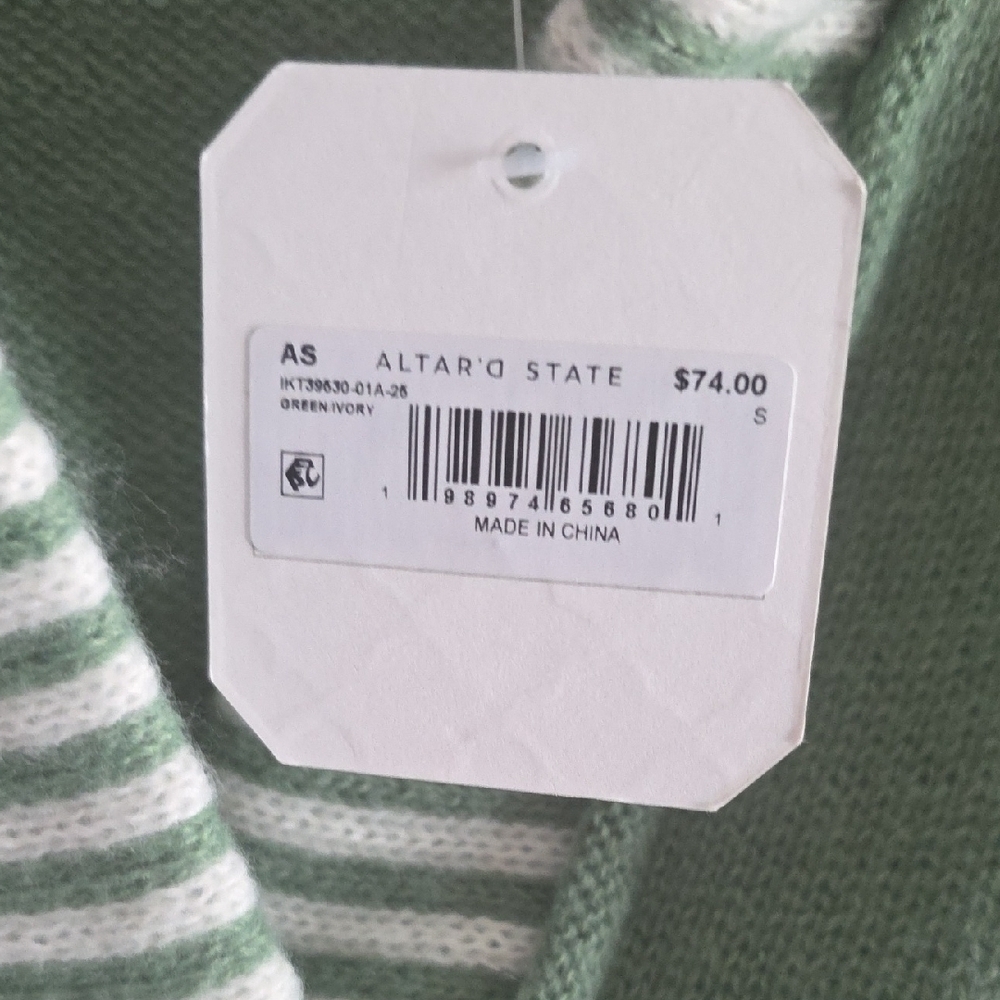 Altar'd State Green and Cream Cropped  V-Neck, Long Sleeved Sweater, Small, NWT - Picture 9 of 12